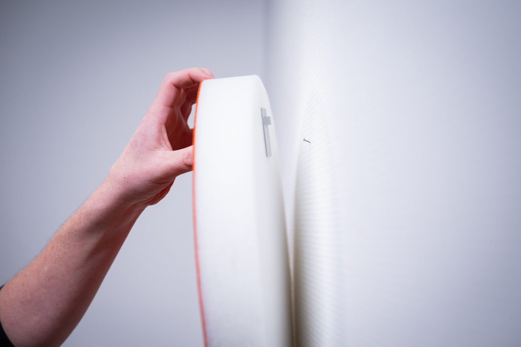 soni CIRCLE Befestigung Sound absorber soni CIRCLE mounted on a white wall