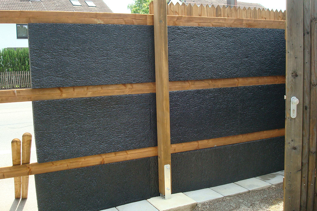 Noise protection wall on a terrace with soni RESIST UV sound insulation panels