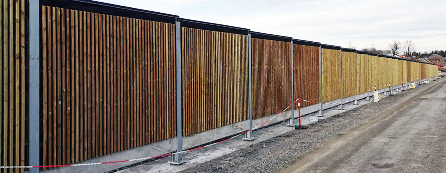 Anwendung Schallschutzwand Hohe Mauer in Gartenzaunoptik